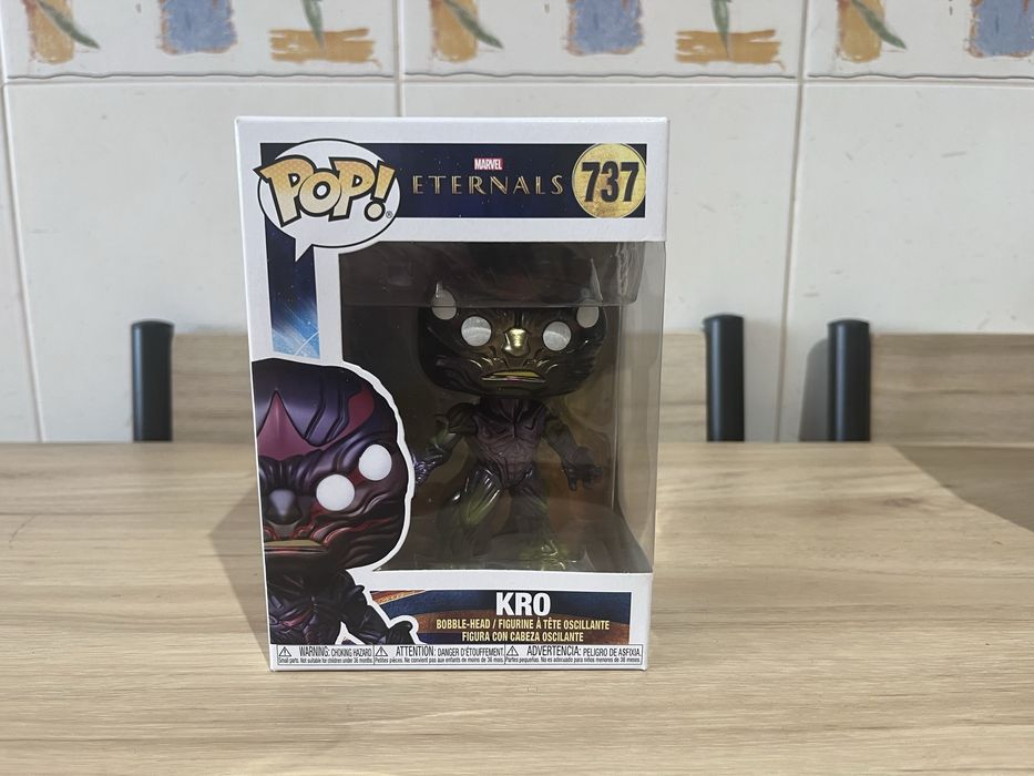 Funkos Marvel 825 e 737
