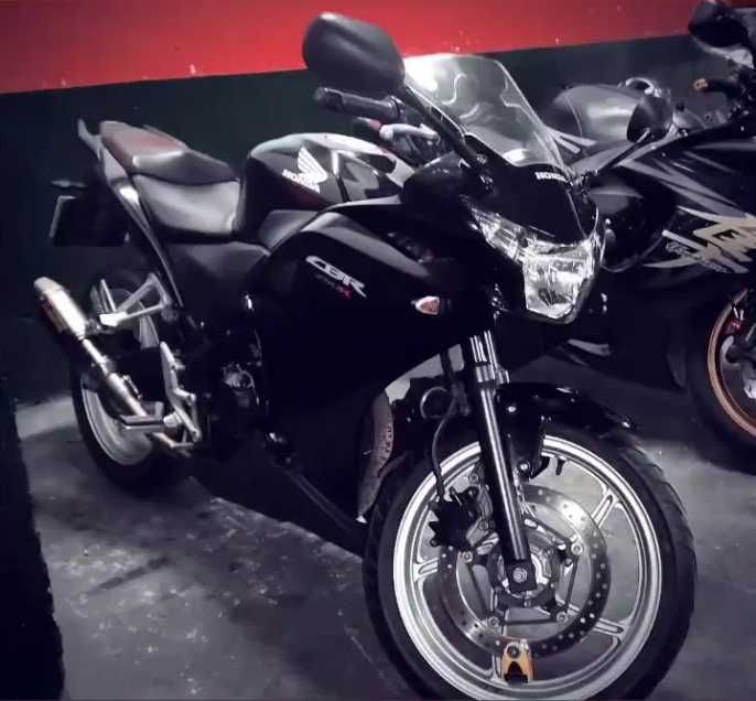 Honda CBR 250R 2011 18.500km