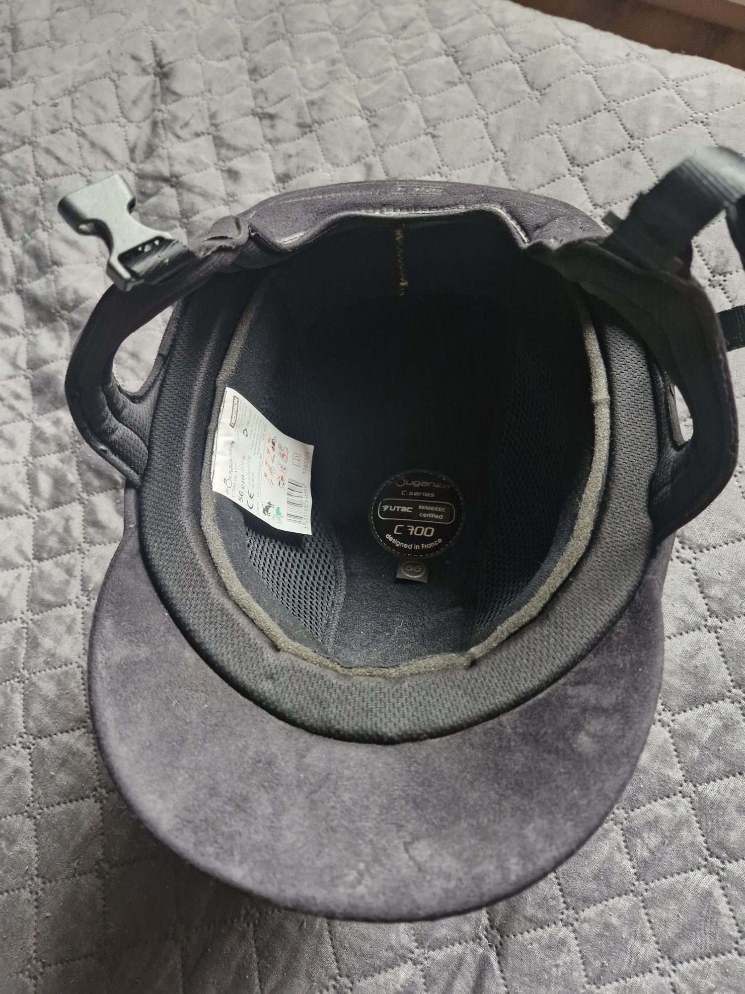 Kask jeździecki.