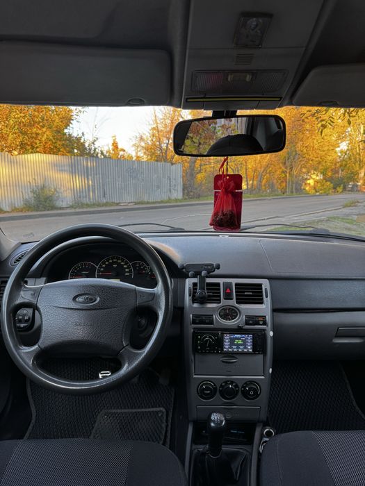 Lada Priora 2011 2170 люкс комплектация