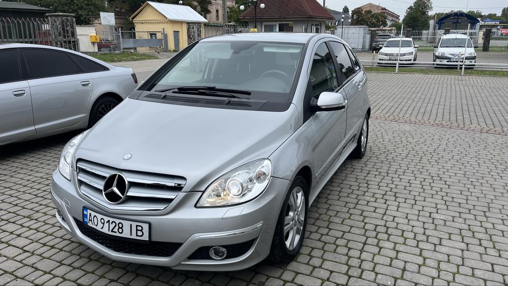 Мерседес В180 бензин
