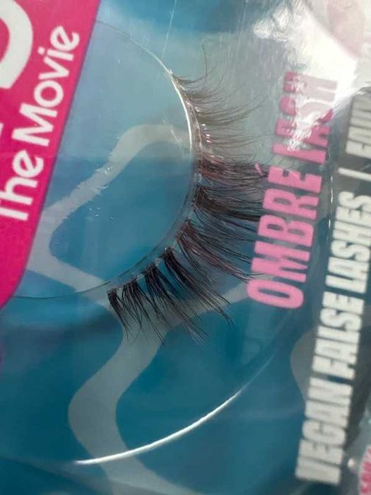 NYX Professional BARBIE Zestaw do makijażu błyszczyk, kredki, rzęsy