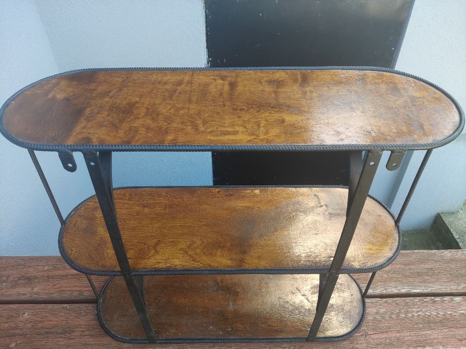 Półka wisząca stara ale w dobrym stanie.