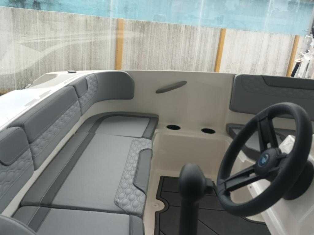 Barco BAYLINER M15 equipado com motor Mercury 50HP ELPT EFI  NOVO