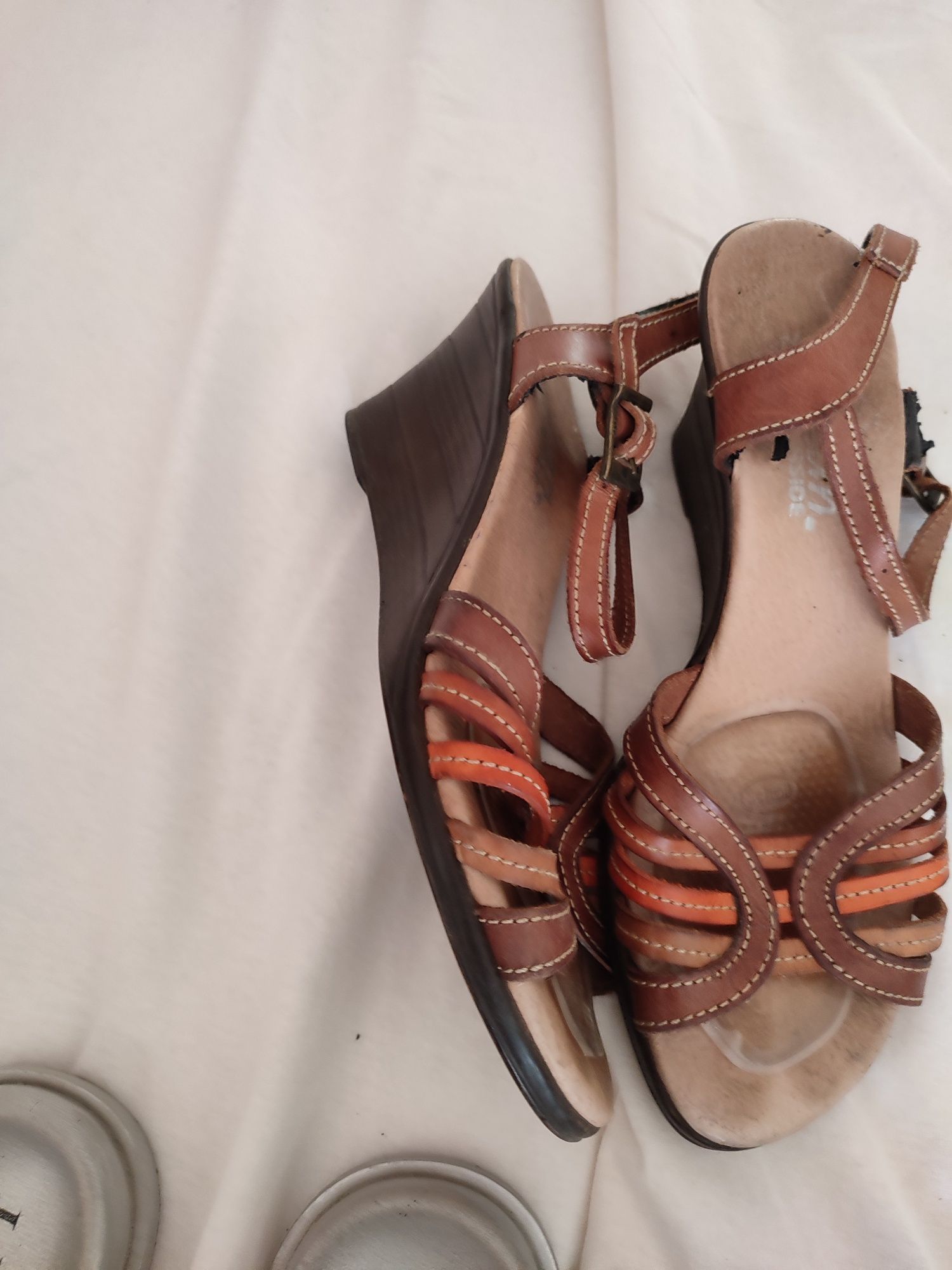 5 pares de sandálias