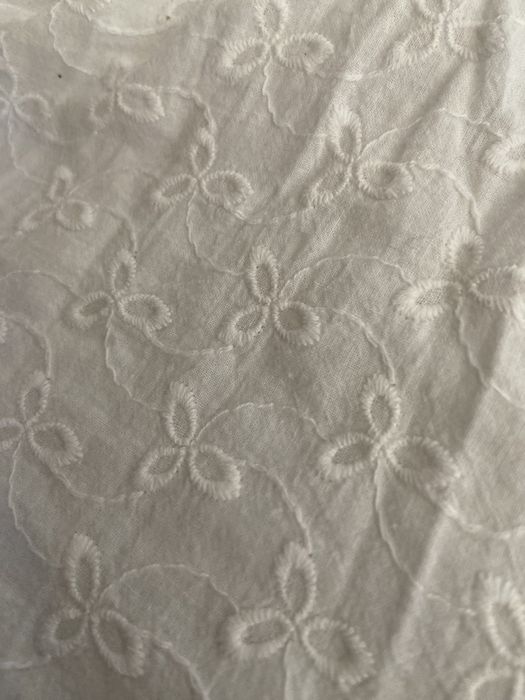 Сукня біля з голою спиною