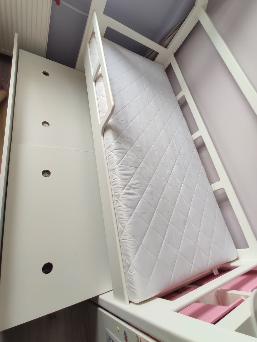 Łóżko domek dziecięce białe masywne robione na zamówienie 90x200x182