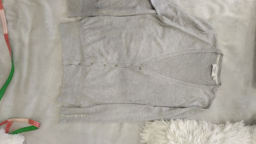 Sweterek damski szary