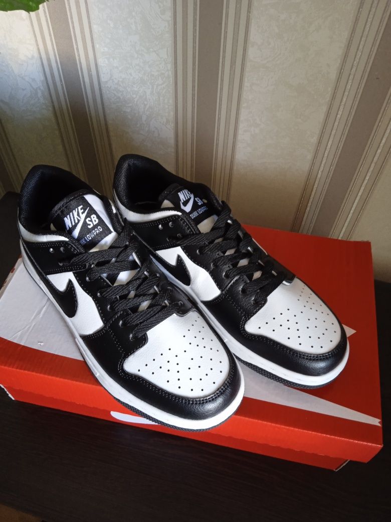Кросівки Nike SB Dunk Low Black White Панди