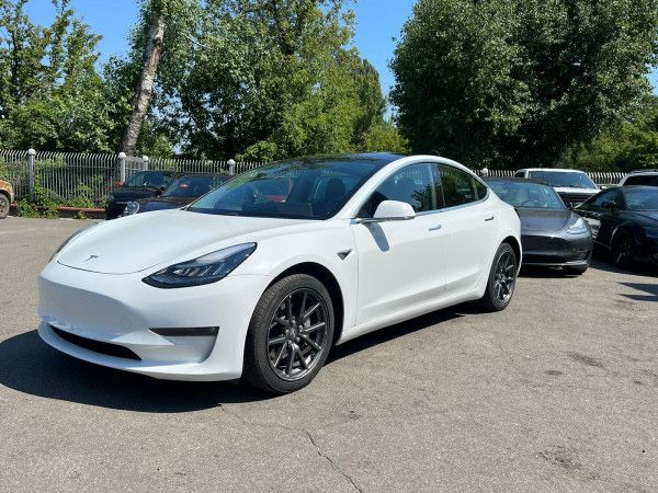 Розборка Tesla S/3/X/Y в місті Хуст. Знайдемо всі запчастини.
