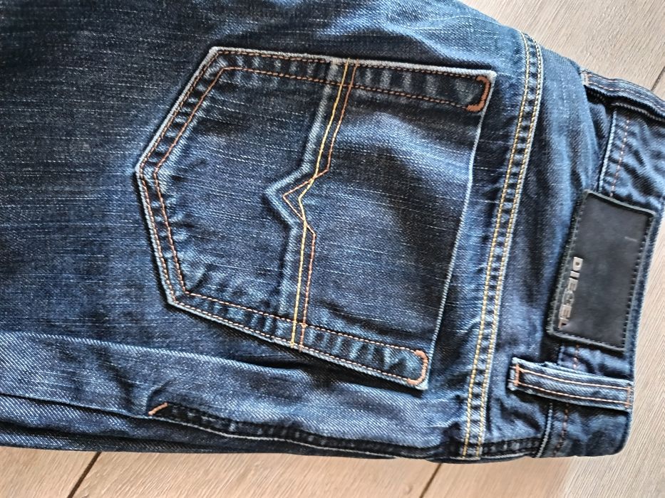 Jeansy Diesel 30/30