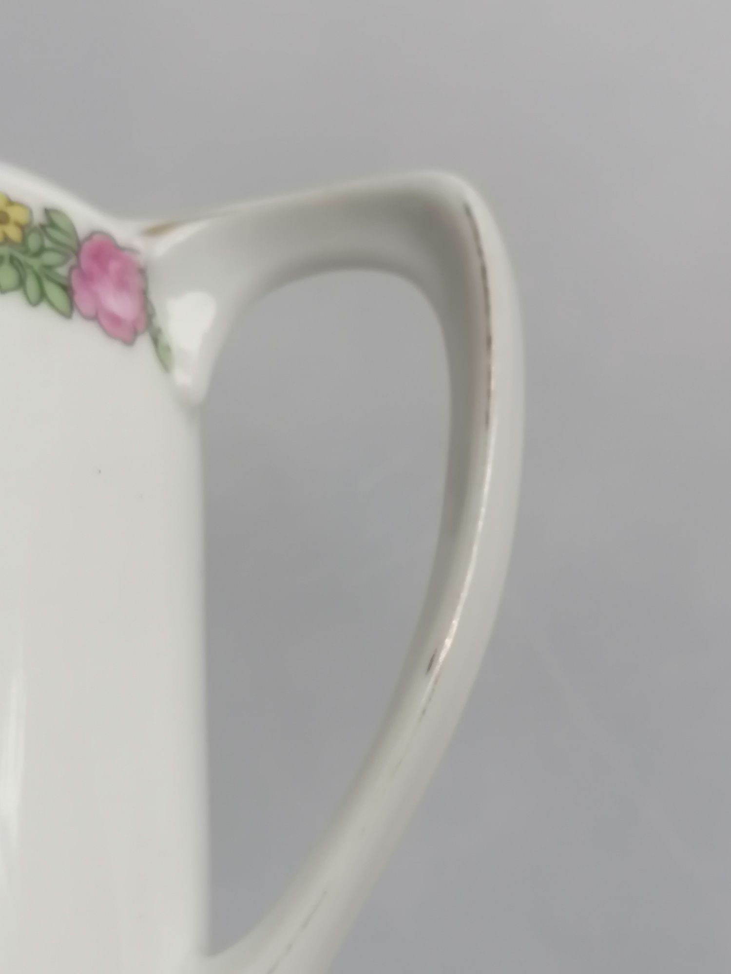Stary dzbaneczek porcelanowy