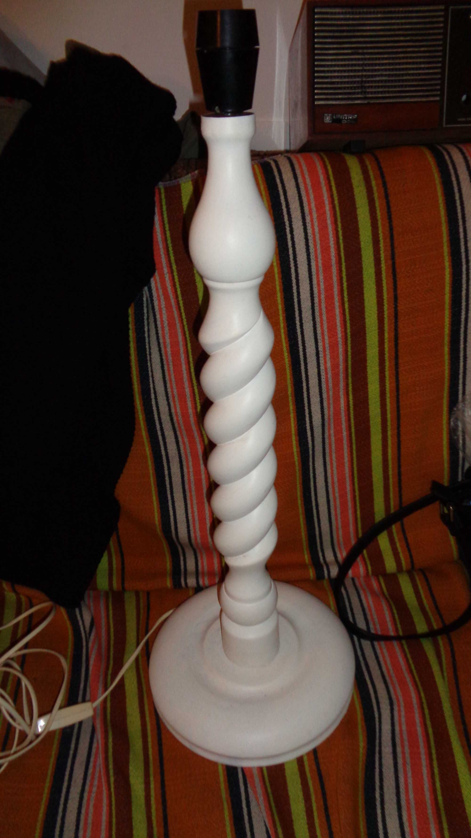 Lampa na stolik -