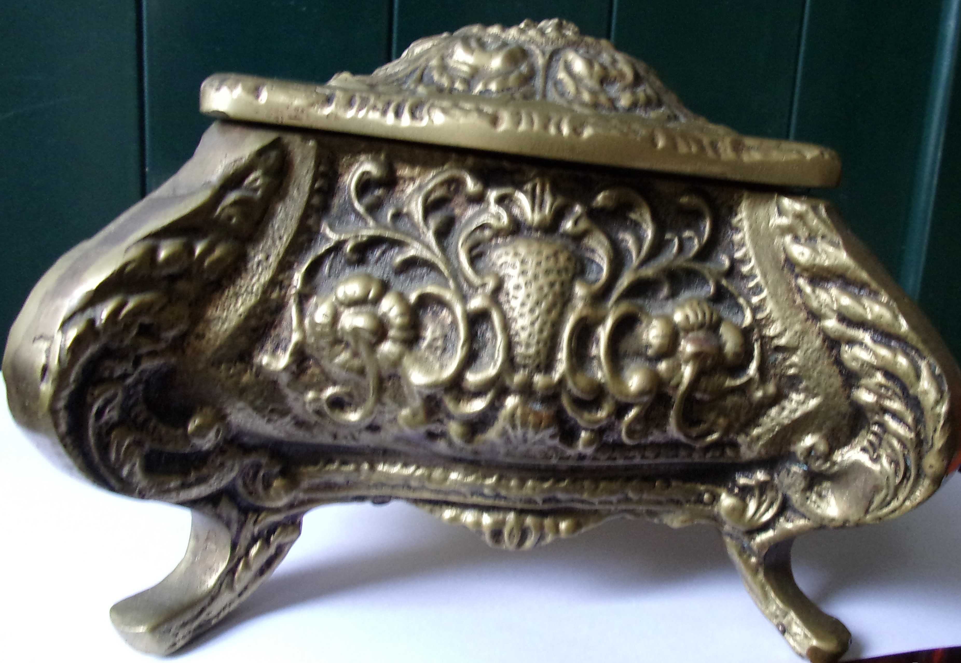 Guarda Joias Antigo em Bronze