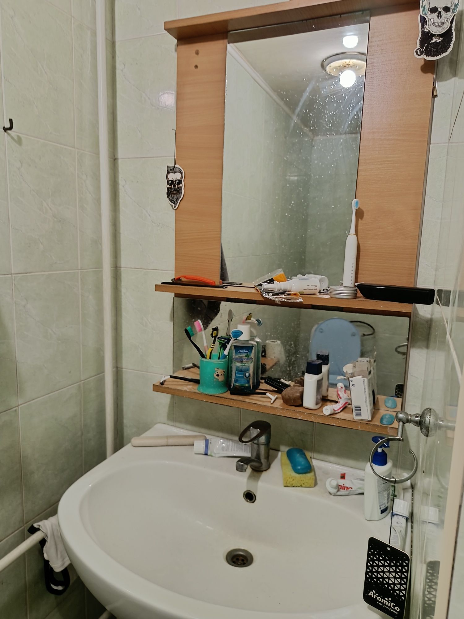 Продам бізнес базу, з житловим будинком, в місті,.