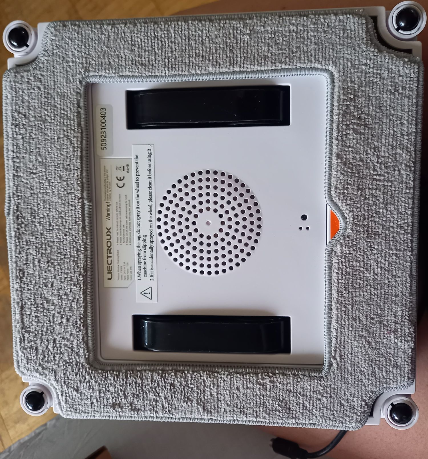 Robot myjący okna Liectroux  YW509