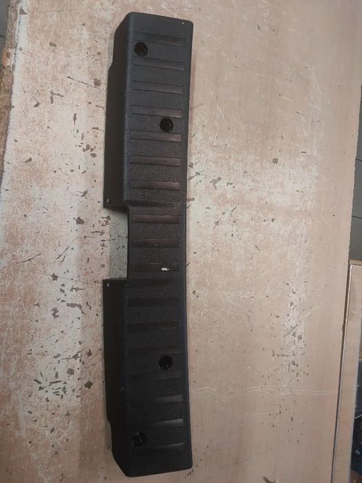 Osłona zaślepka plastik tylnego pasa vw t5 t6