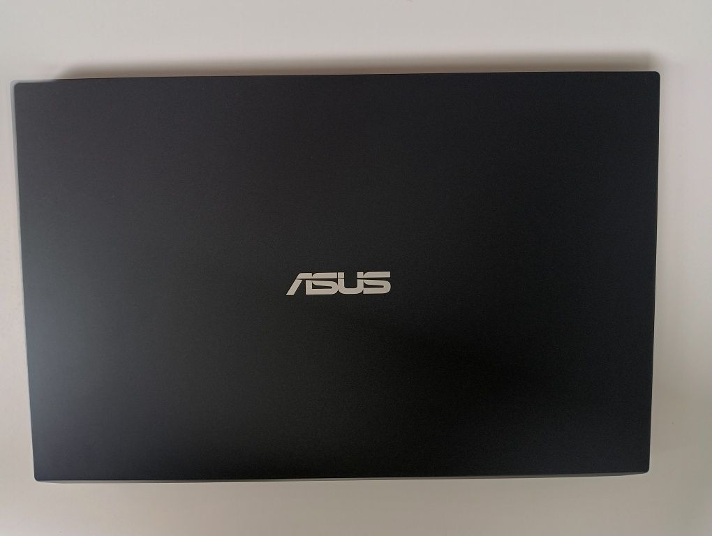 Laptop Asus Expertbook B1502 8/512