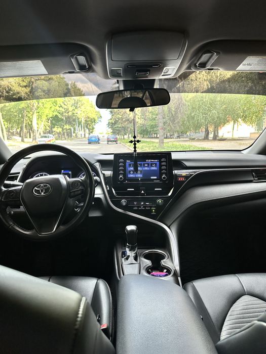 Toyota Camry 75 2021 рік