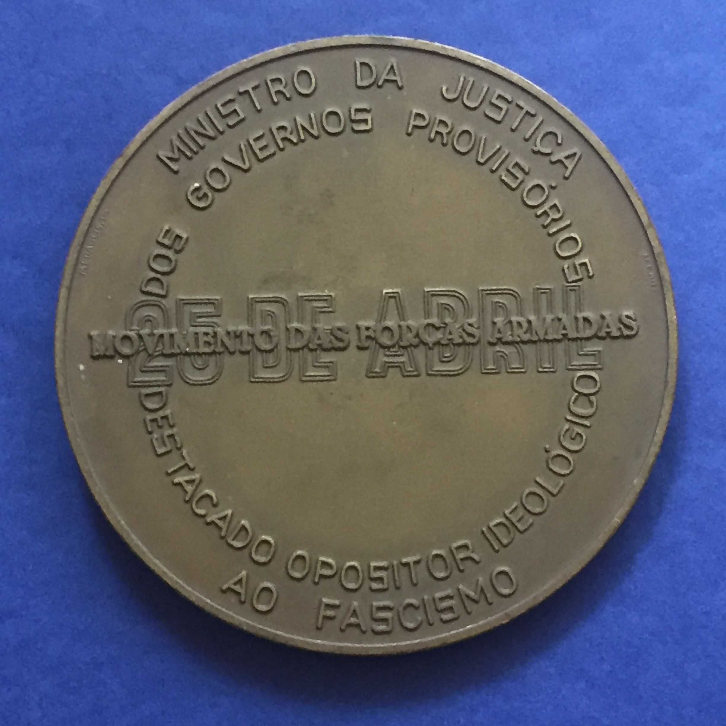 medalha SALGADO ZENHA - MFA Movimento das Forças Armadas-25 Abril