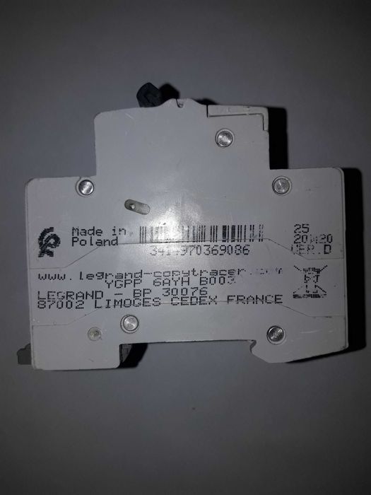 авто-виключатель moeller PL6-C25/1 і Legrand Rx3