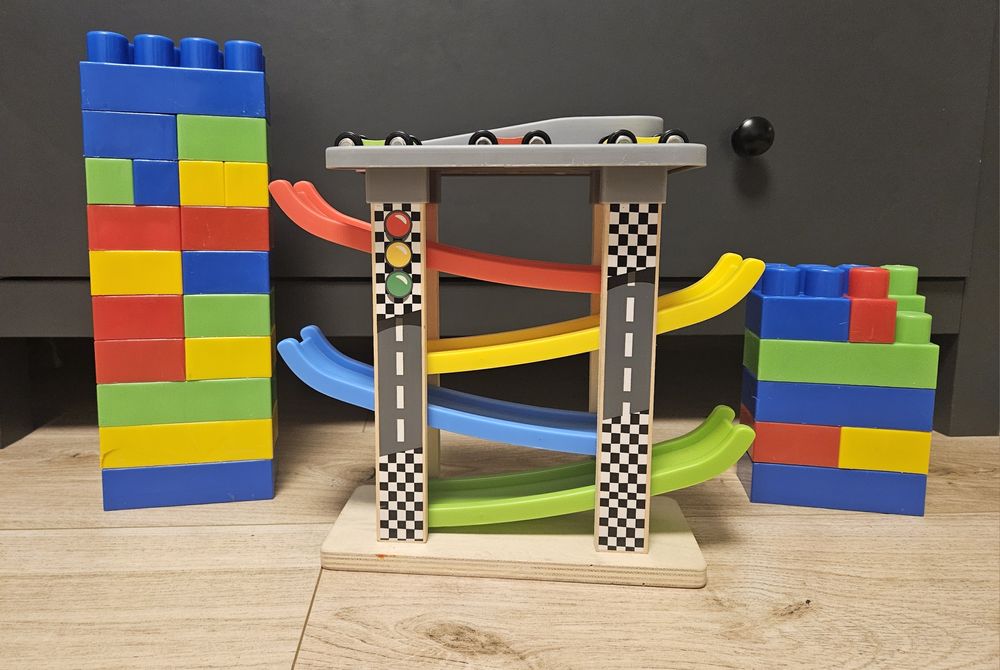 Zjeżdżalnia z autkami, klocki gratis