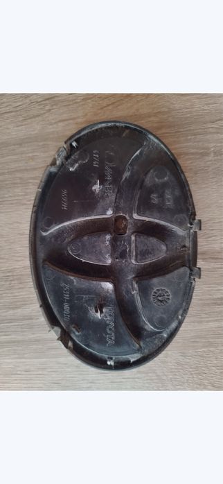 Znaczek emblemat logo Toyota Yaris 2