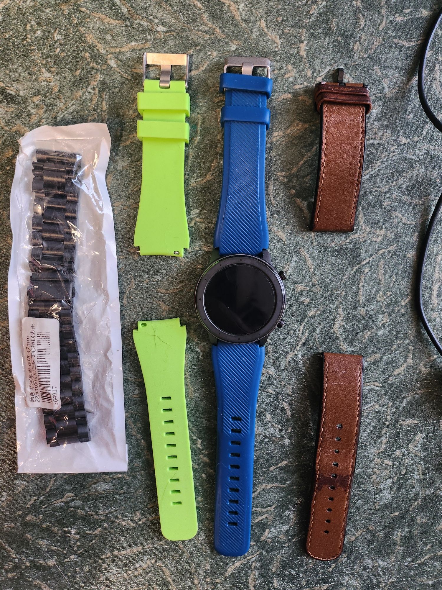 Smartwatch Amazfit GTR z akcesoriami