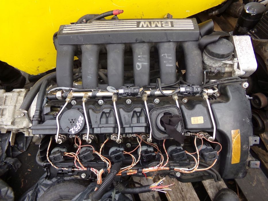 BMW E90 325i E60 3.0 B 11r 218KM N53B30A sprezarka klimatyzacji 447260-1812