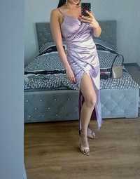 Długa seksowna liliowa sukienka
