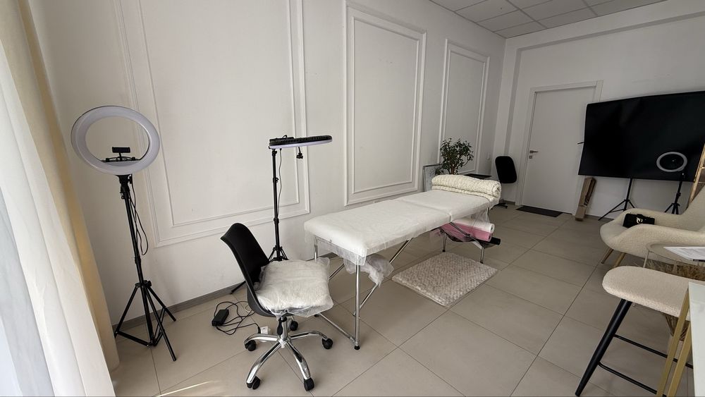 Суборенда кабінета КУШЕТКИ на пів місяця !