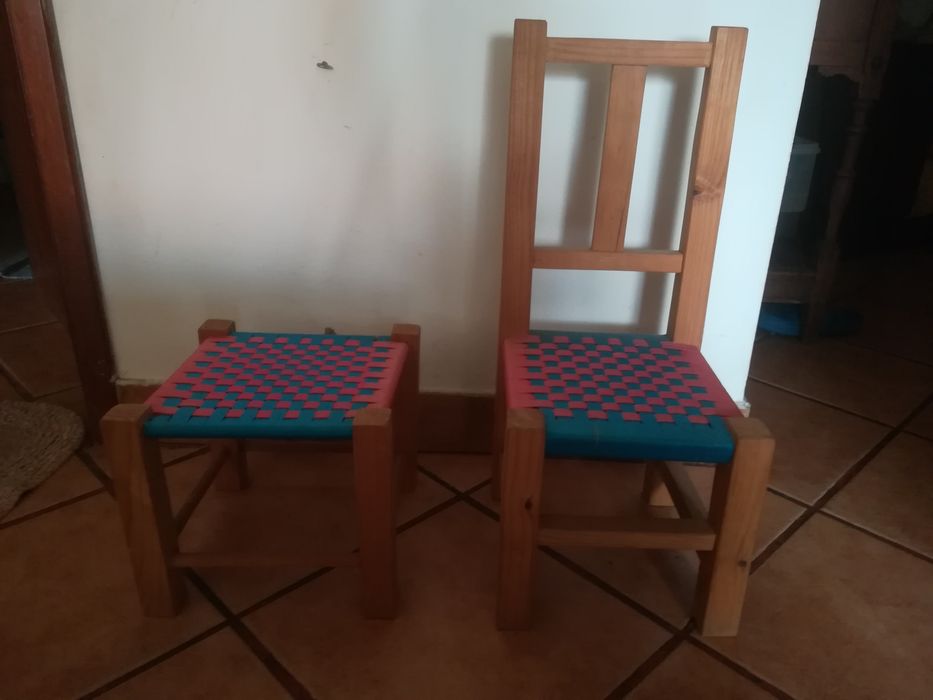 Cadeira e banco de criança