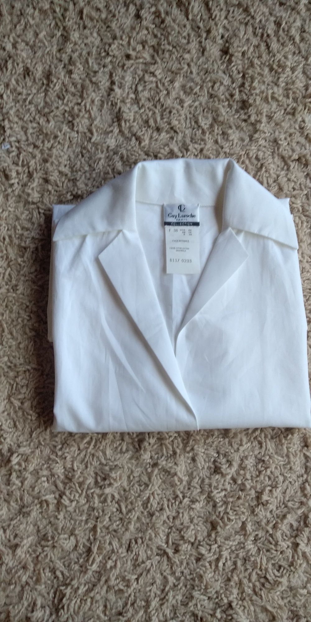 Красивая белая блузка Guy Laroche Paris