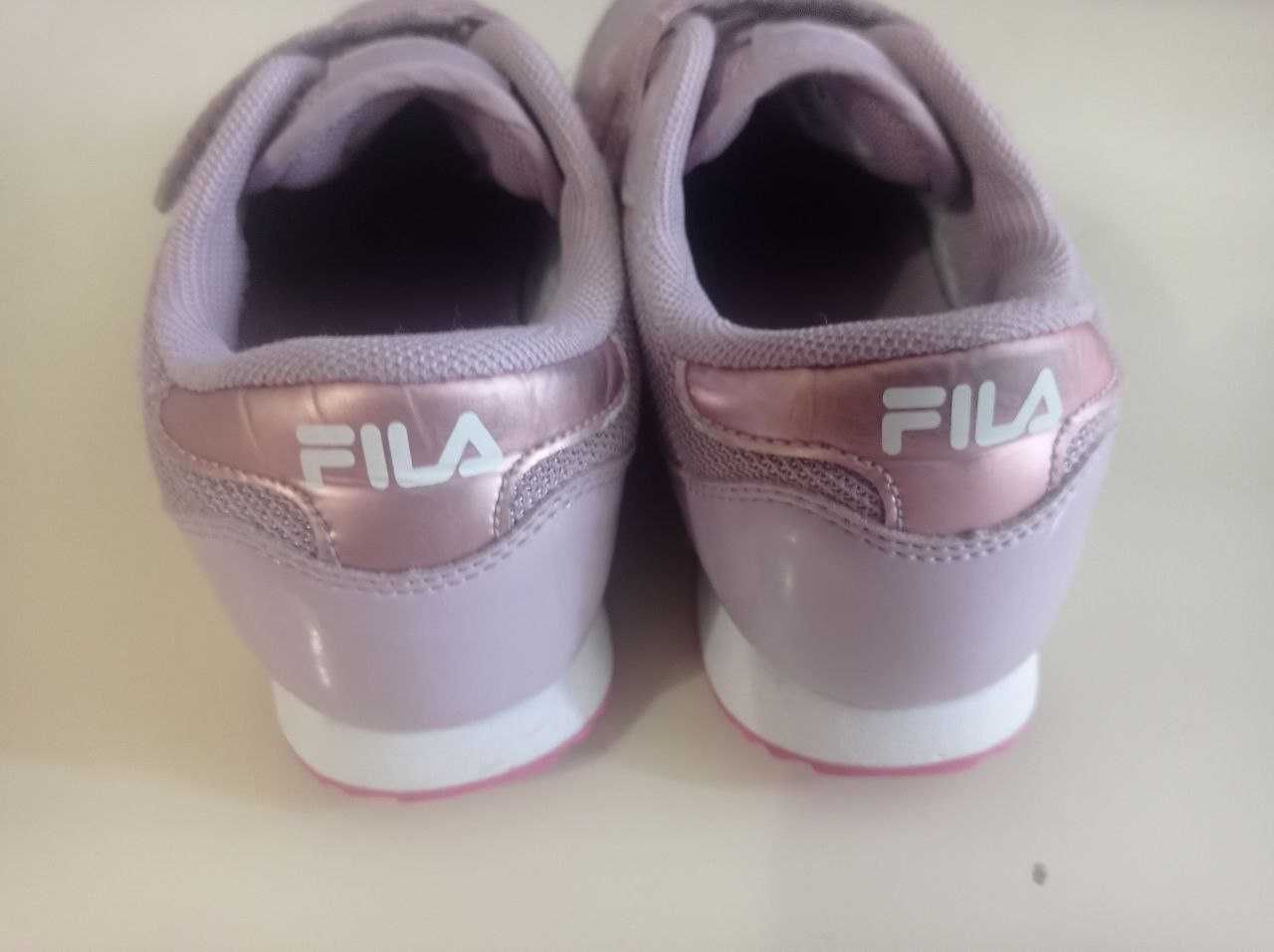 FILA RETRO V на дівчинку