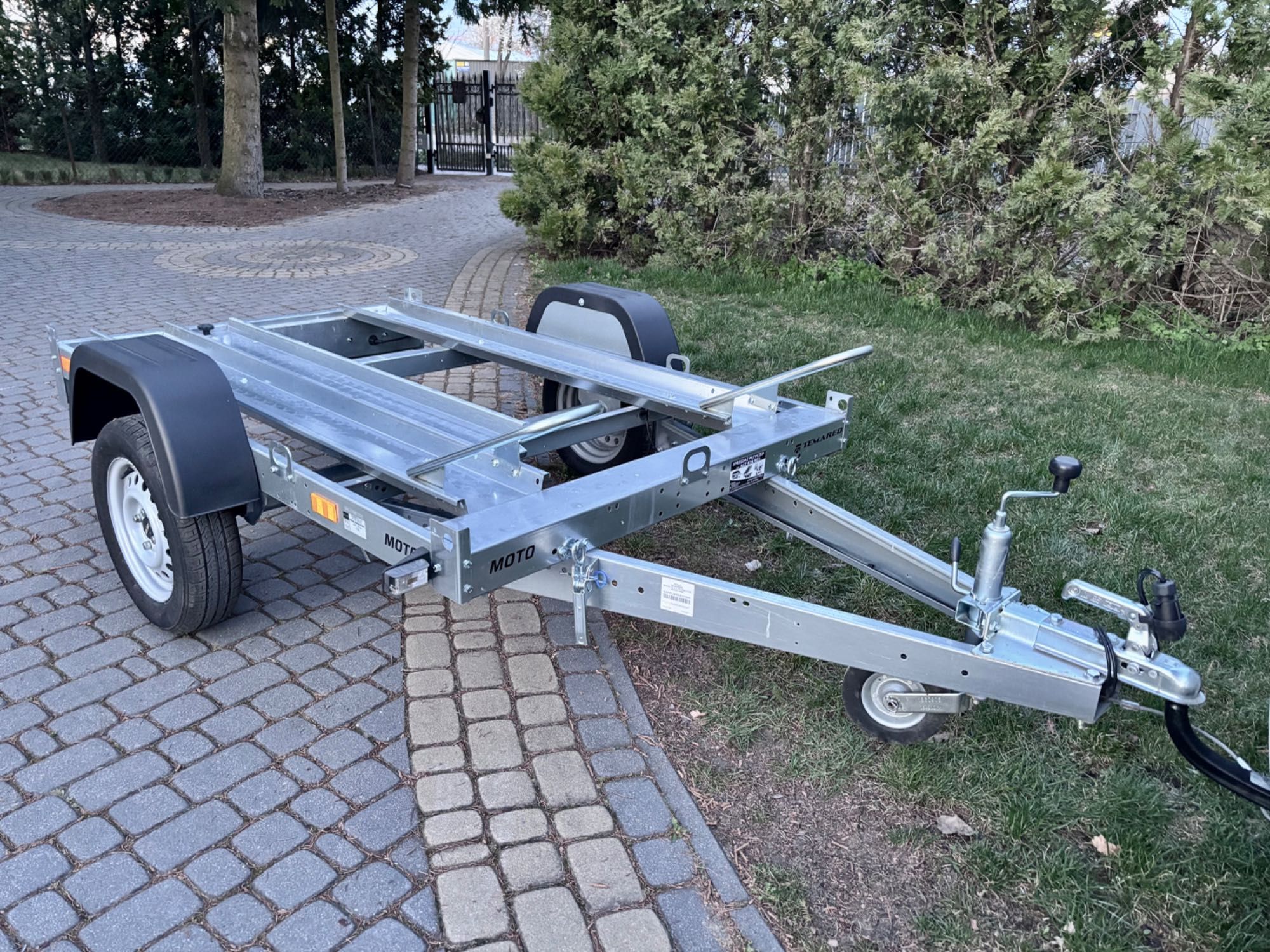 Wynajem wypożyczenie przyczepki motocyklowej na 2 MOTO
