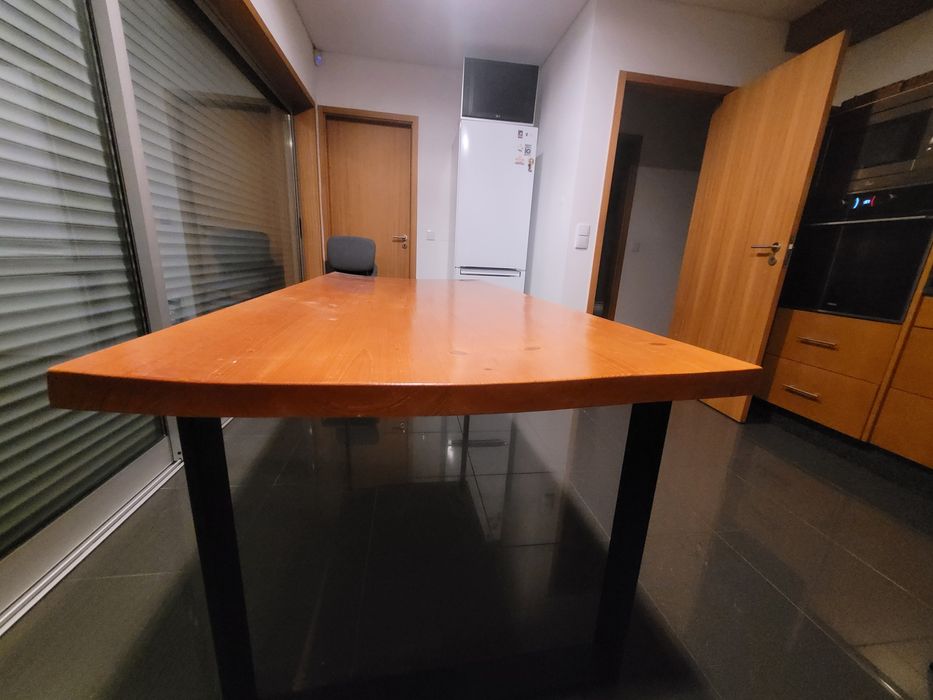 Mesa em Madeira Familiar