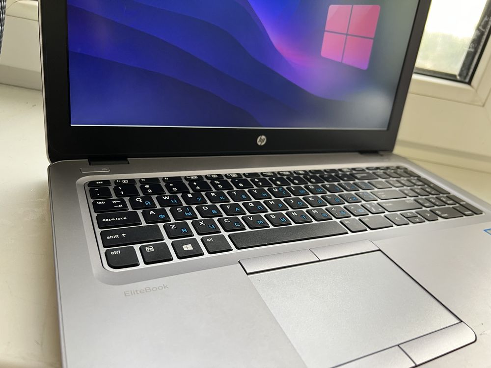 Ноутбук HP Elitebook l i7 6600 l r7 365m l 12gb ddr4 l ssd 256 m2 l