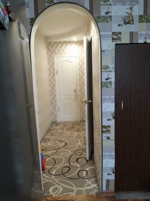 Частина будинку з окремим двором на Юрівці!