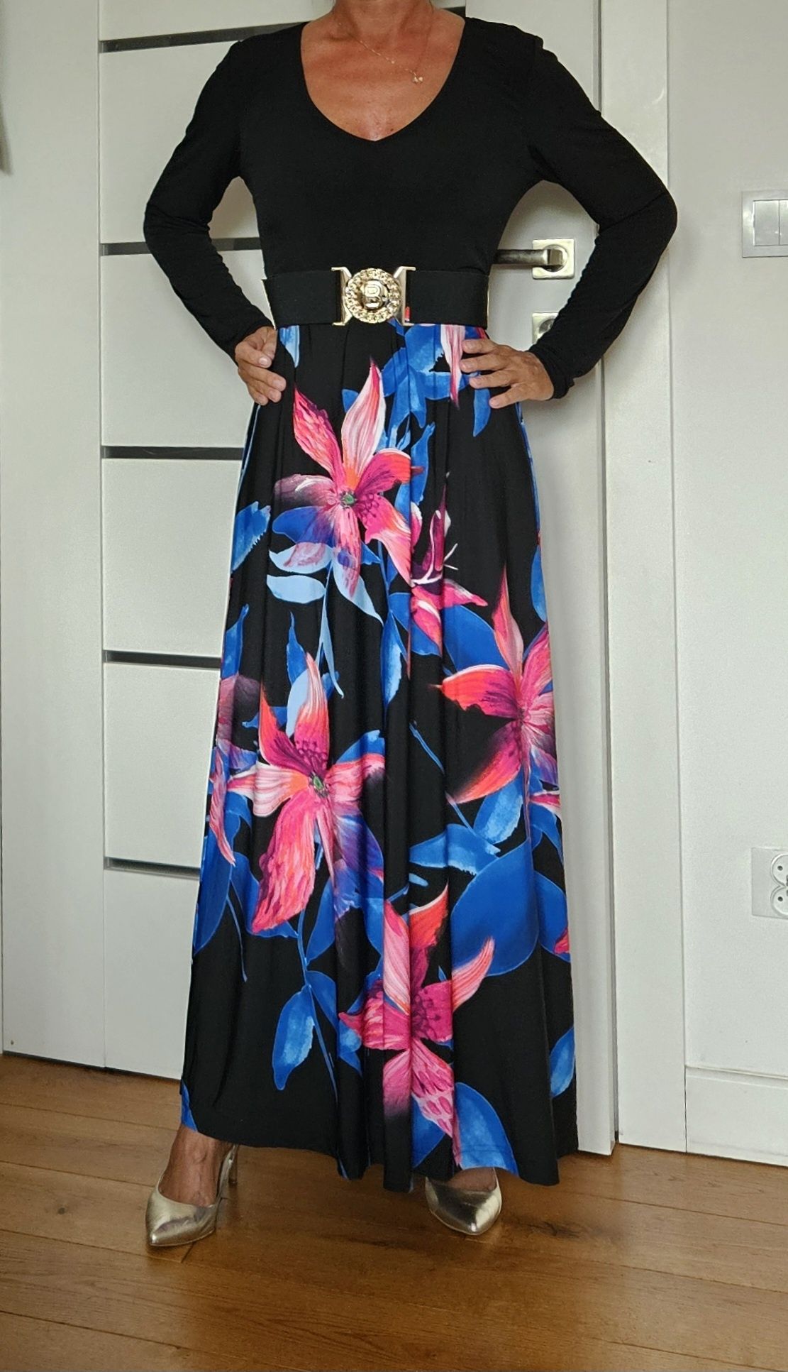 OBNIŻKA - Sukienka maxi w kwiaty rozmiar M/L