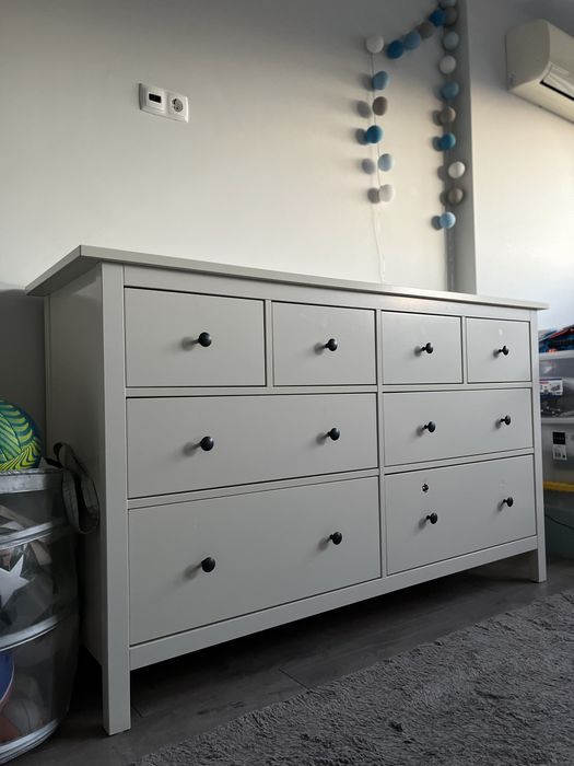 Comoda gama HEMNES (IKEA)