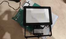 Lampa LED z czujnikiem ruchu  PIR