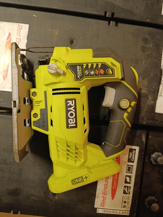 Wyrzynarka ryobi 18