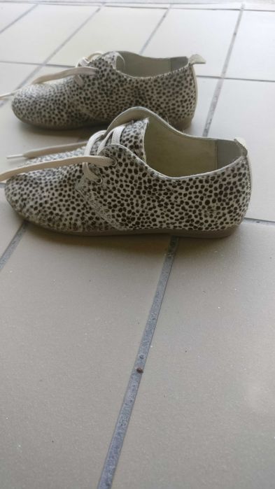 Sapatos para menina T. 28