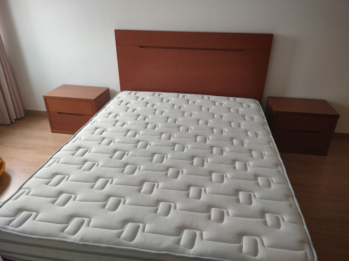 Vendo cama de casal