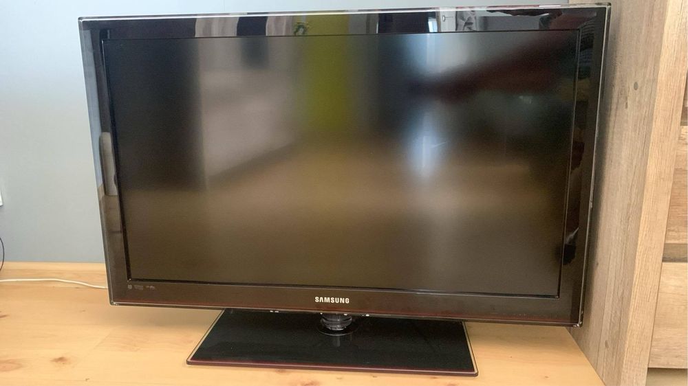 Sprzedam sprawny telewizor Samsung LE37C579J1S