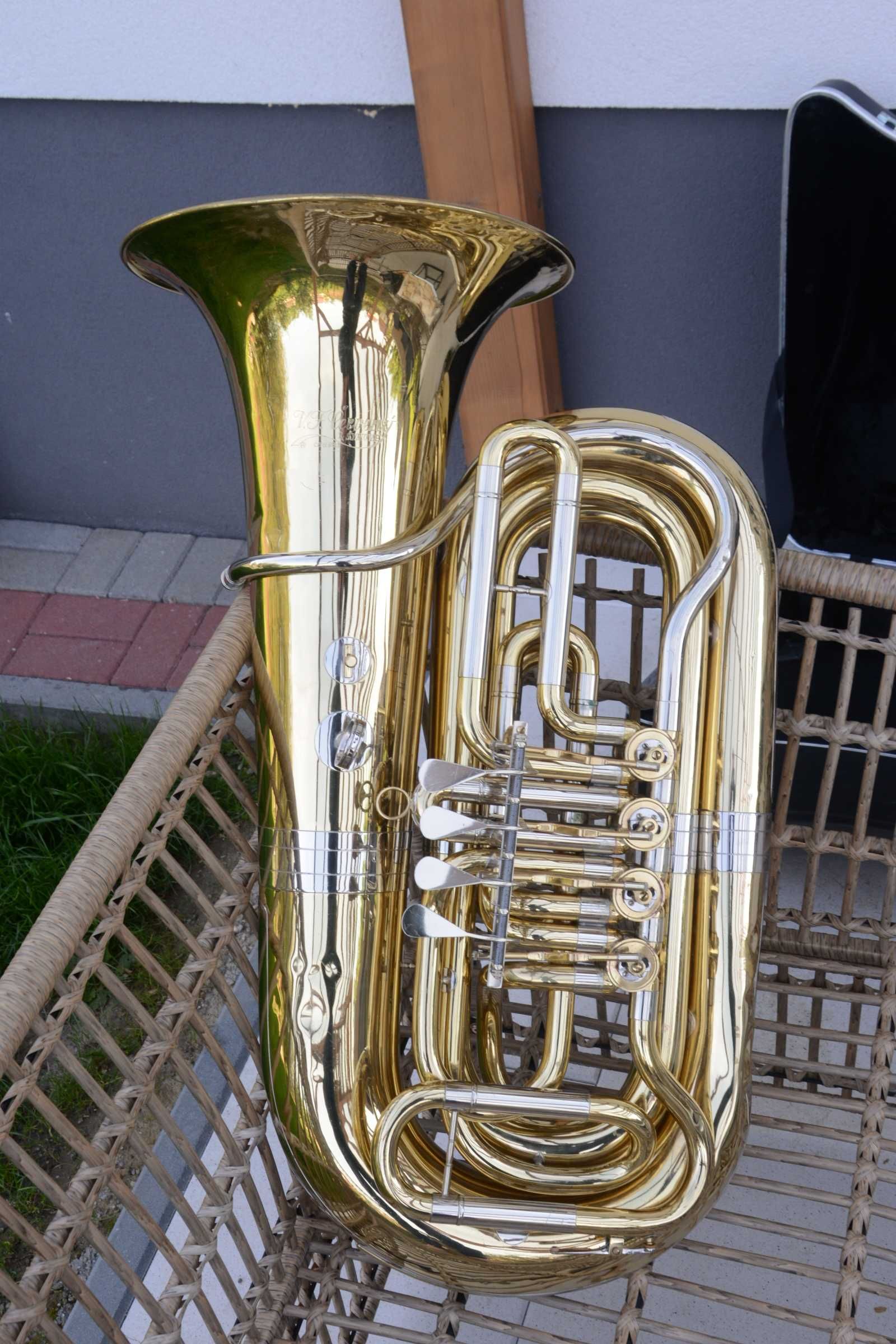 Cerveny Tuba B CBB 683-4