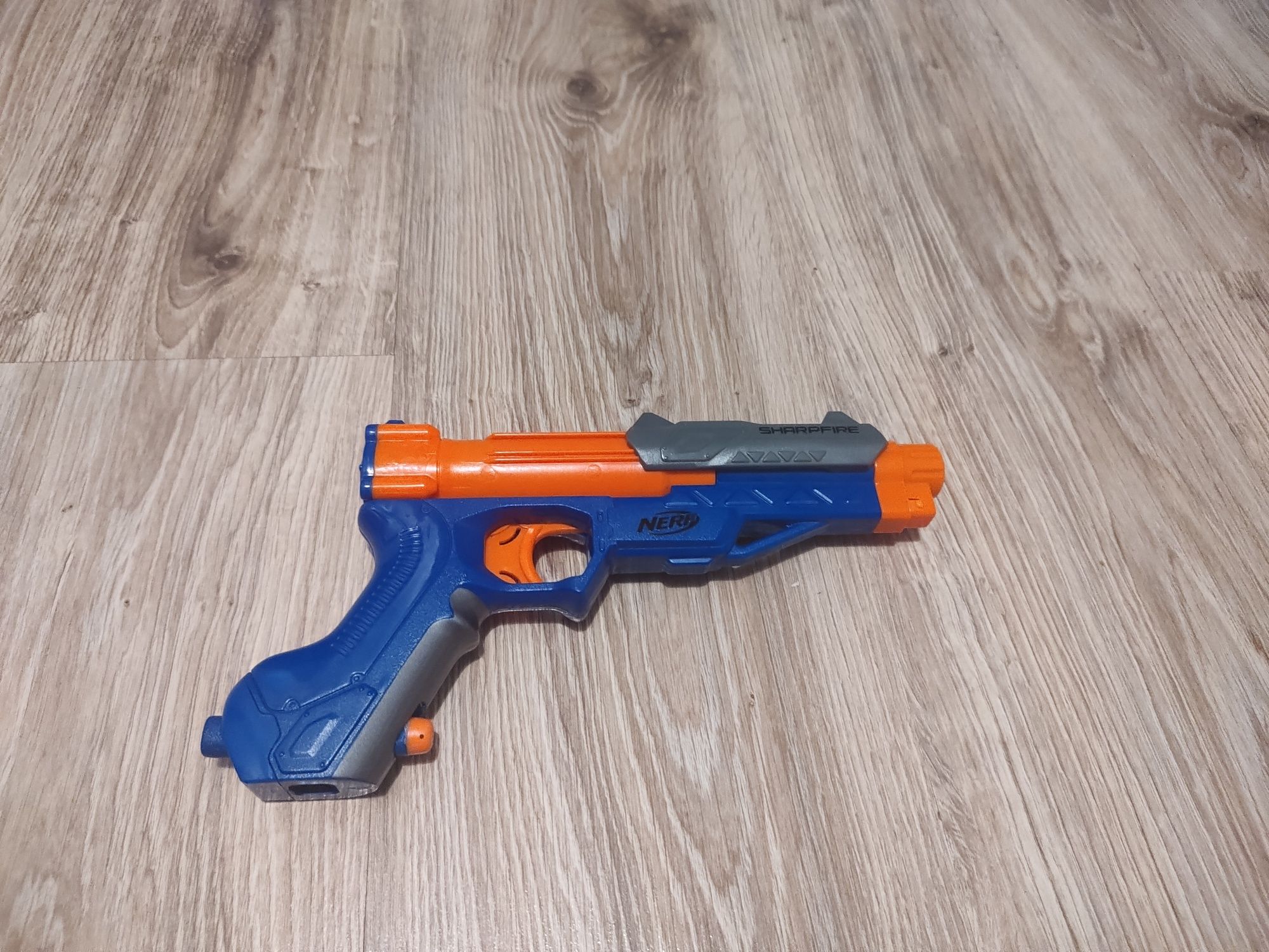 Pistolet NERF sharpfire plus strzałki