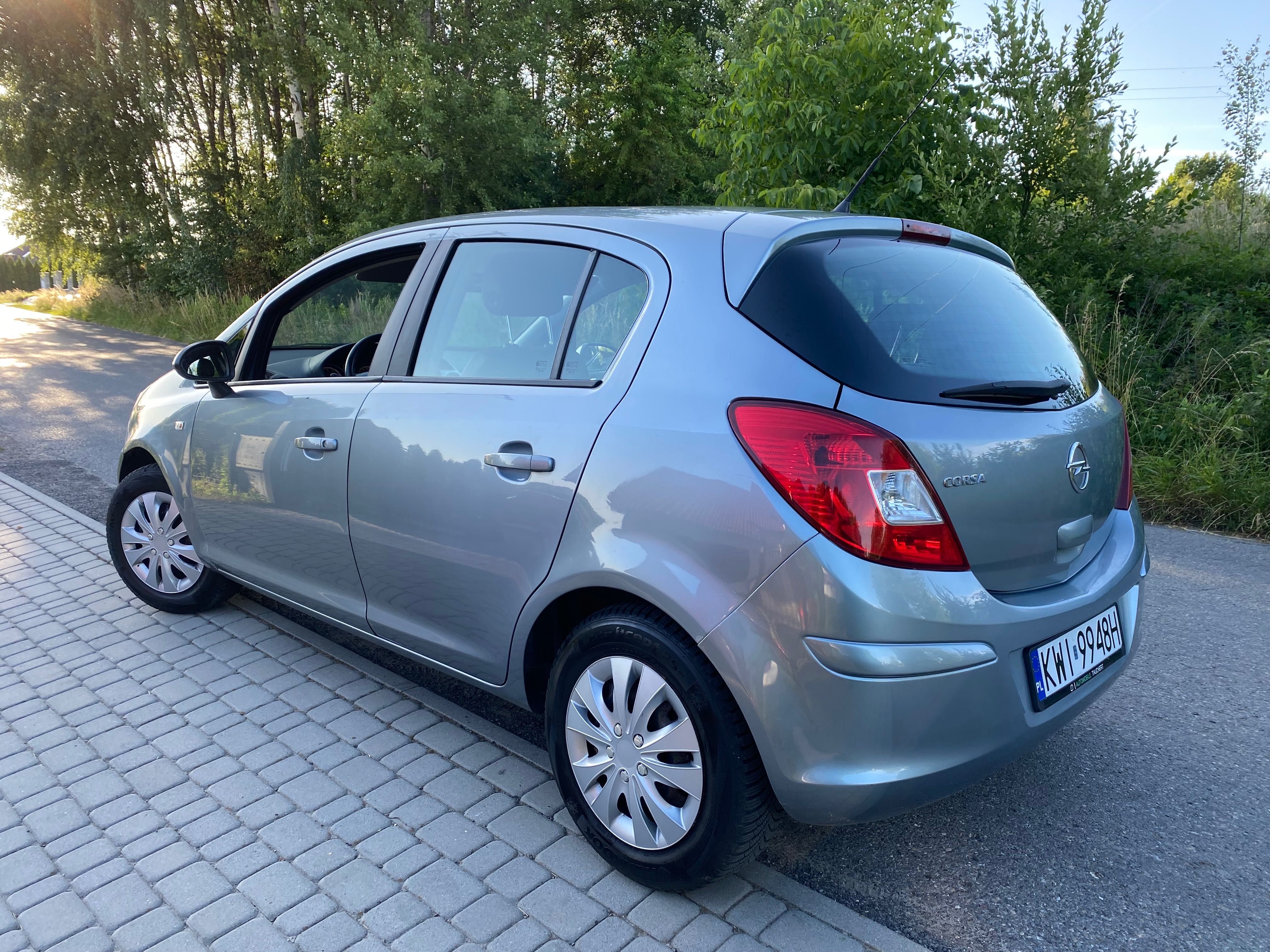 Opel Corsa 1,2 benzyna 85KM dobra wersja Gwarancja 12 mcy!