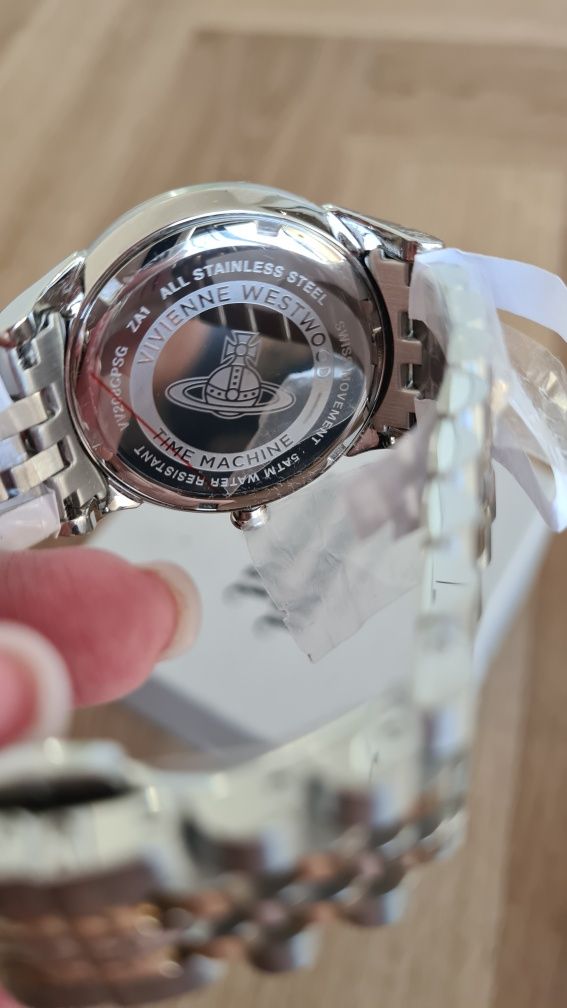 Zegarek Vivienne Westwood cyrkonie perłowa tarcza
