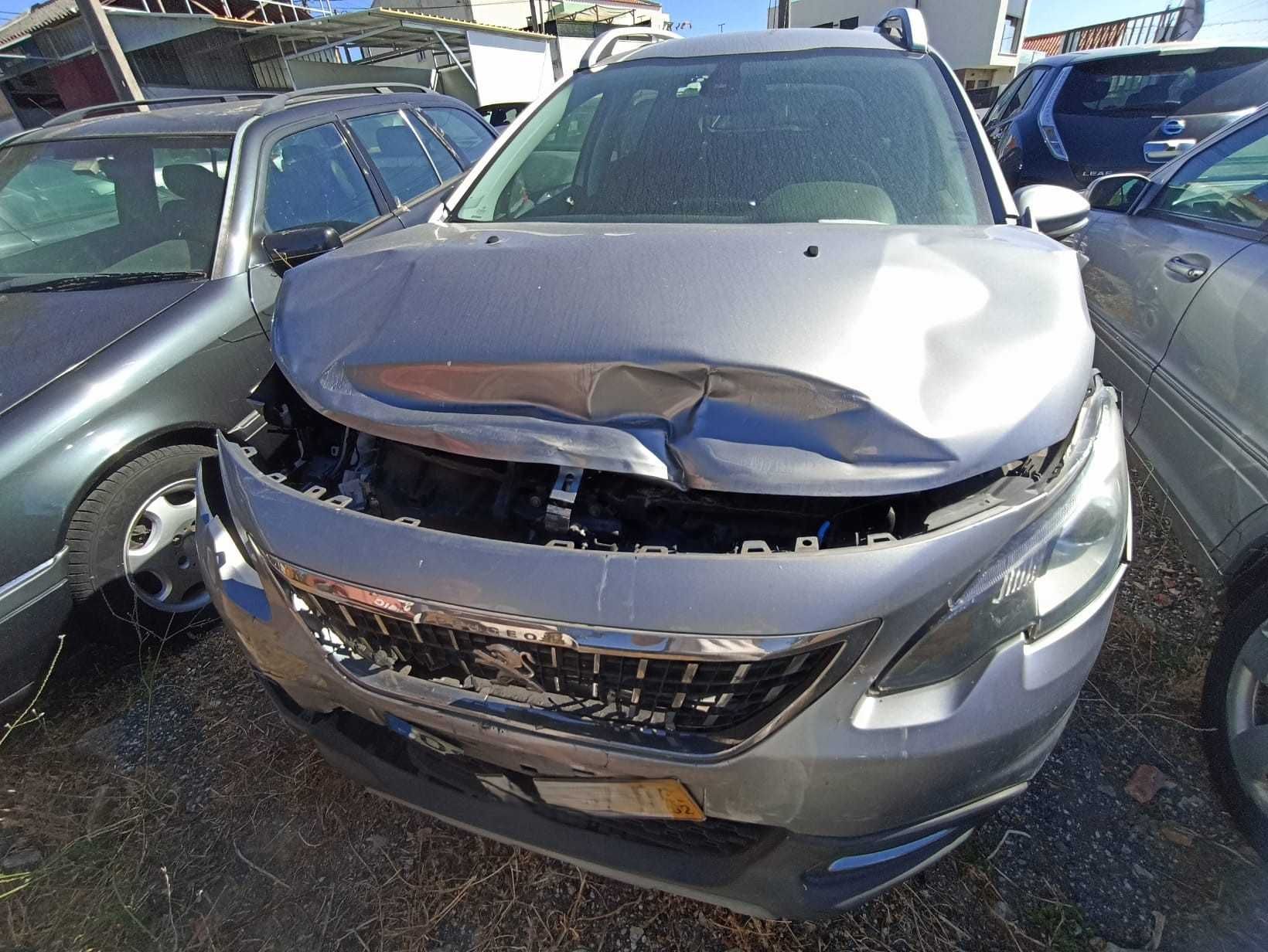 Peugeot 2008 BlueHDi 1.6 75cv – Sinistrado. Circula.